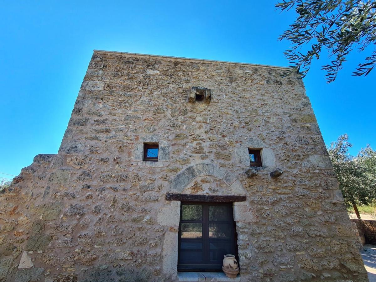 Pyrgos 1869 Villa ยีธิโอ ภายนอก รูปภาพ