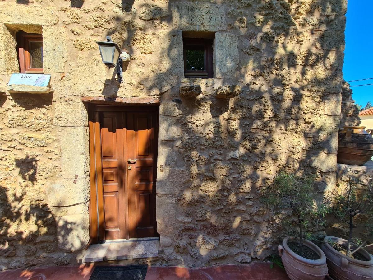 Pyrgos 1869 Villa ยีธิโอ ภายนอก รูปภาพ