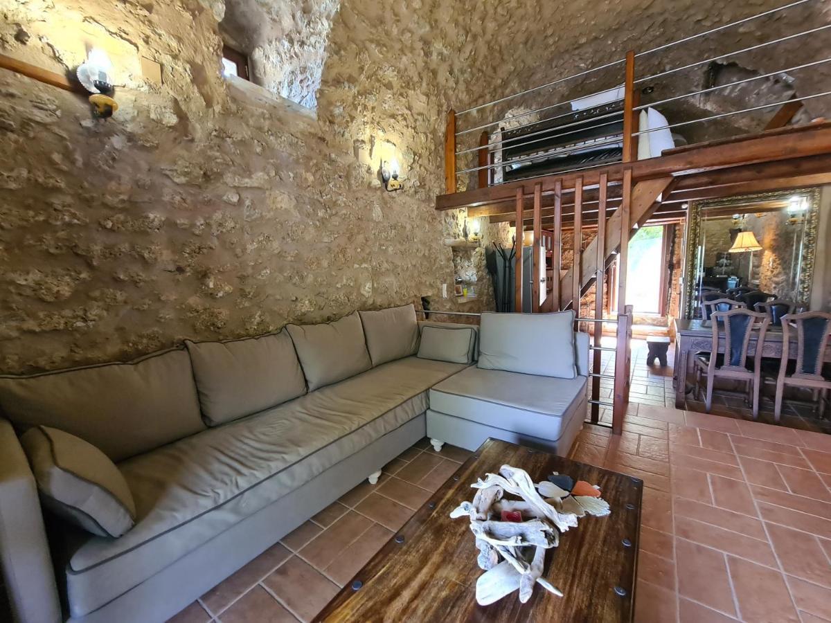 Pyrgos 1869 Villa ยีธิโอ ภายนอก รูปภาพ